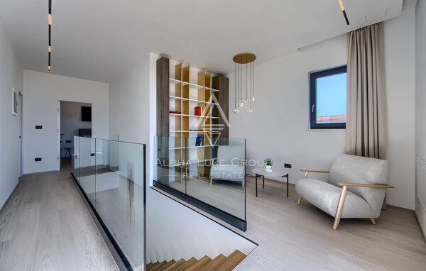 Istra, Labin: Moderna hiša z bazenom in tenisom