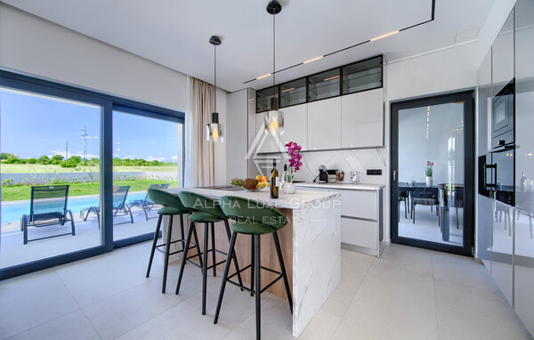 Istra, Labin: Moderna hiša z bazenom in tenisom