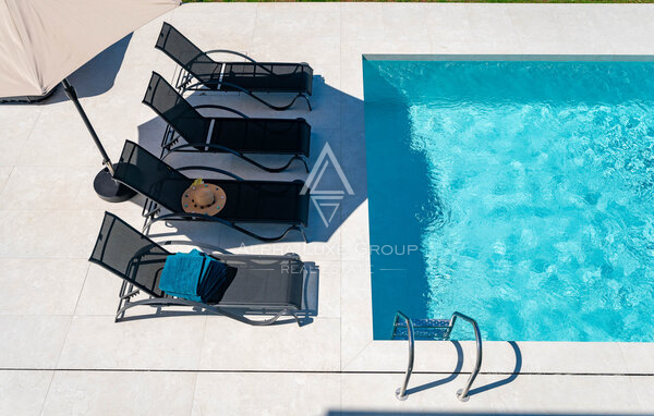 Istra, Labin: Moderna hiša z bazenom in tenisom