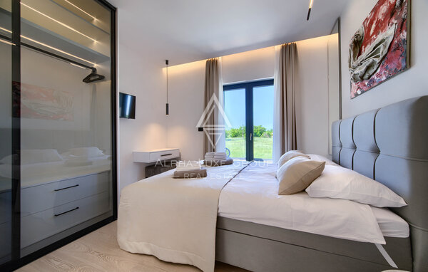 Istra, Labin: Moderna hiša z bazenom in tenisom