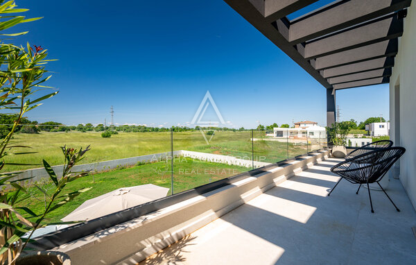 Istra, Labin: Moderna hiša z bazenom in tenisom