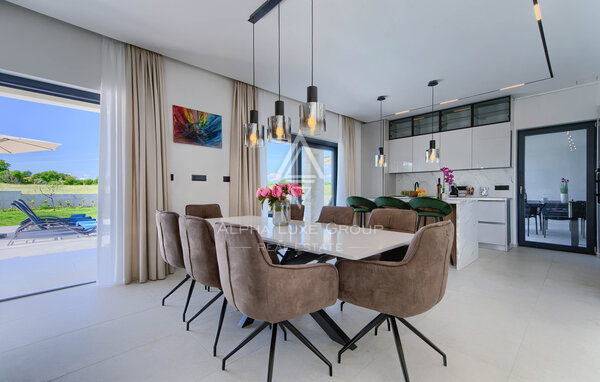 Istra, Labin: Moderna hiša z bazenom in tenisom