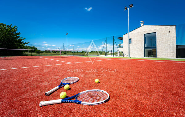 Istra, Labin: Moderna hiša z bazenom in tenisom