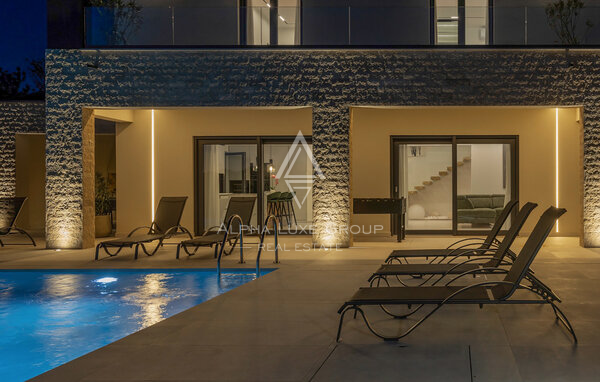 Istra, Labin: Moderna hiša z bazenom in tenisom