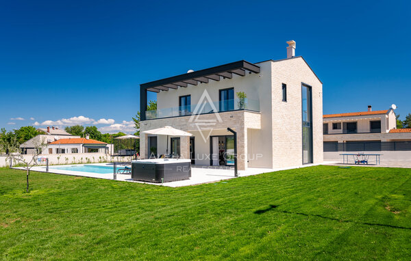 Istra, Labin: Moderna hiša z bazenom in tenisom