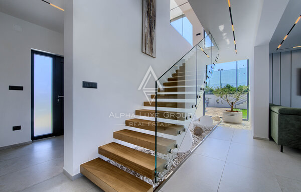 Istra, Labin: Moderna hiša z bazenom in tenisom