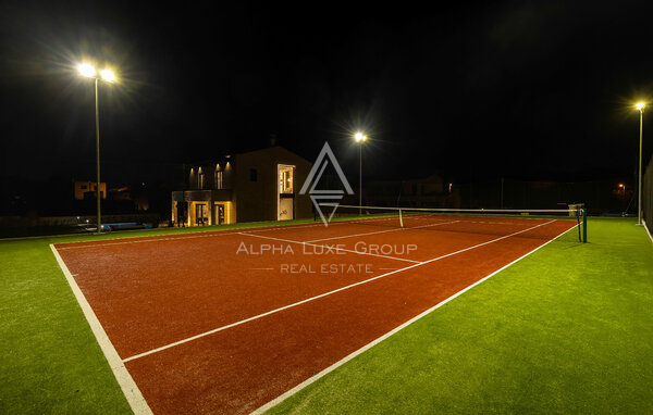 Istra, Labin: Moderna hiša z bazenom in tenisom