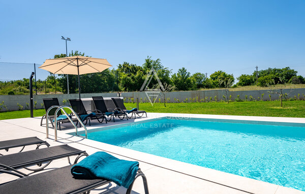 Istra, Labin: Moderna hiša z bazenom in tenisom