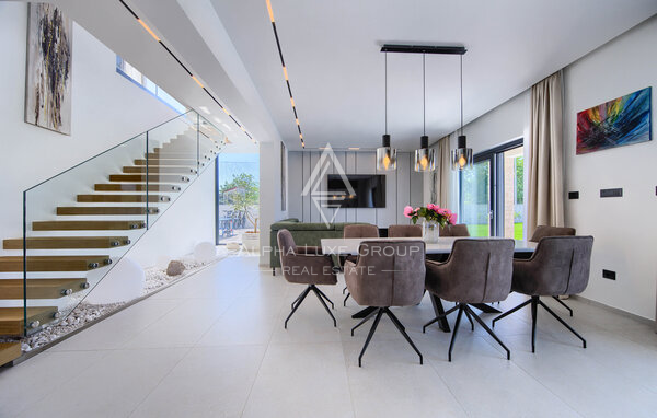 Istra, Labin: Moderna hiša z bazenom in tenisom