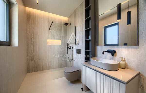 Istra, Labin: Moderna hiša z bazenom in tenisom