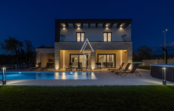 Istra, Labin: Moderna hiša z bazenom in tenisom