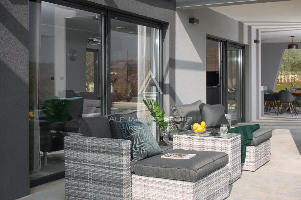 Istra, Vodnjan: Moderna vila z bazenom