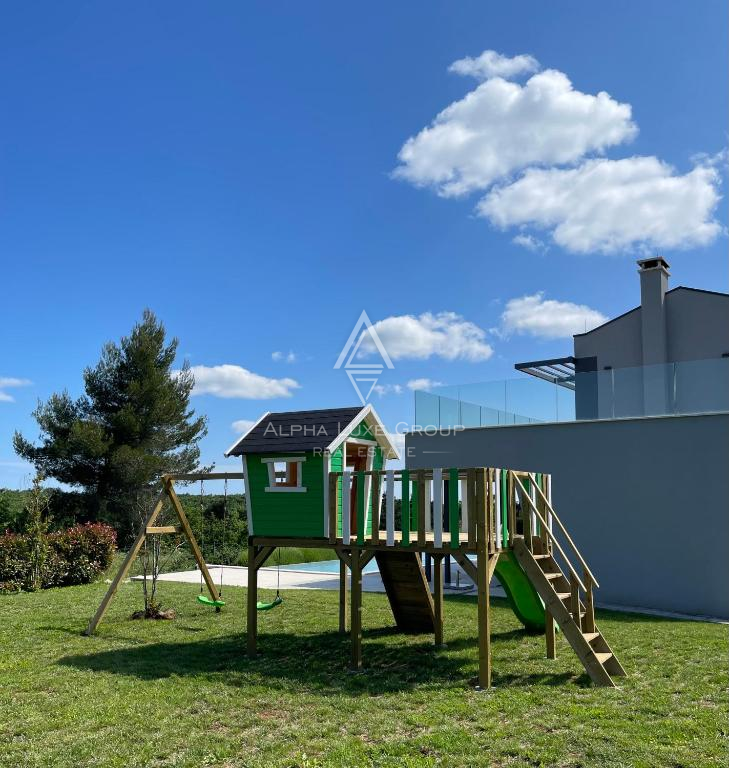 Istra, Vodnjan: Moderna vila z bazenom