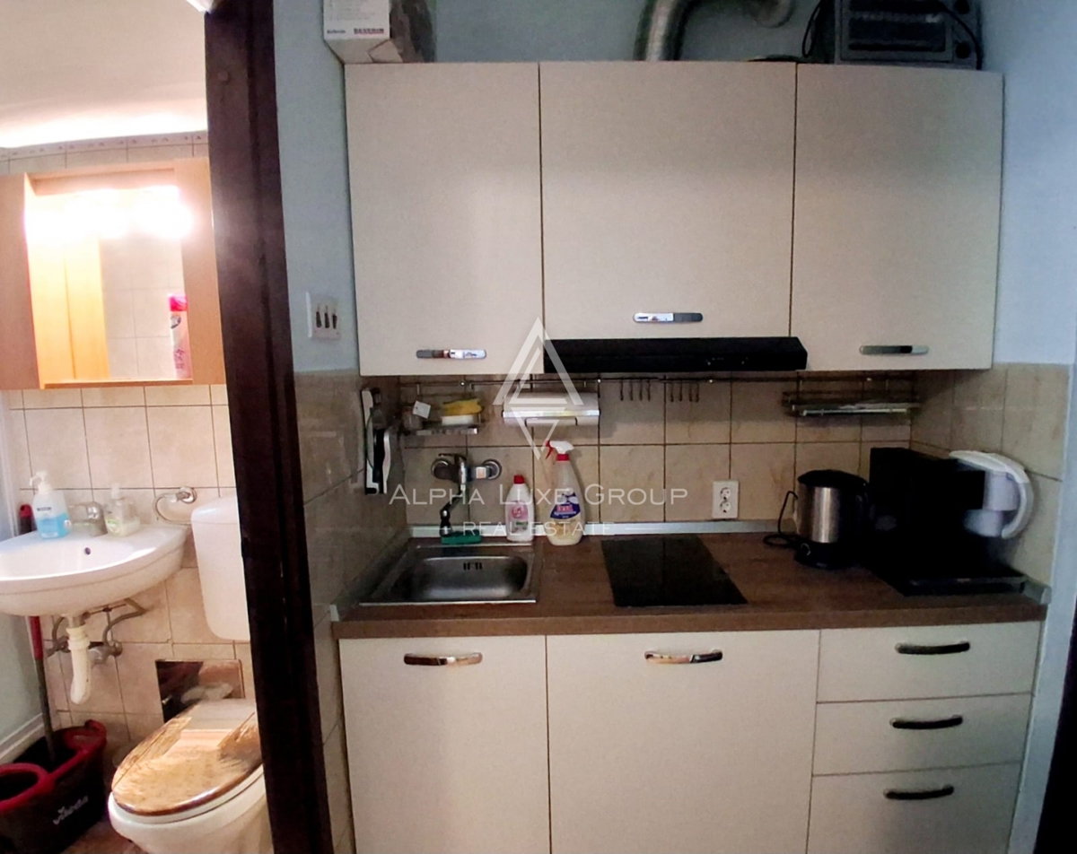 Istra, Červar Porat – Stanovanje z balkonom