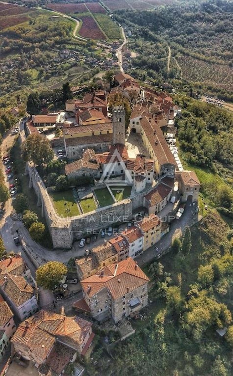 Istra, Labin: Elegantna vila s spa in bazenom naprodaj