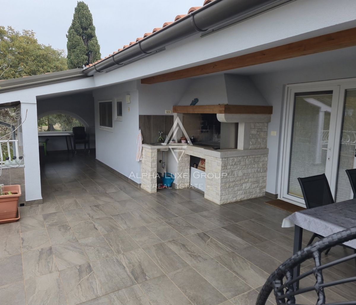 Istra, Valica, Dva apartmaja s pogledom na morje in prostorno teraso