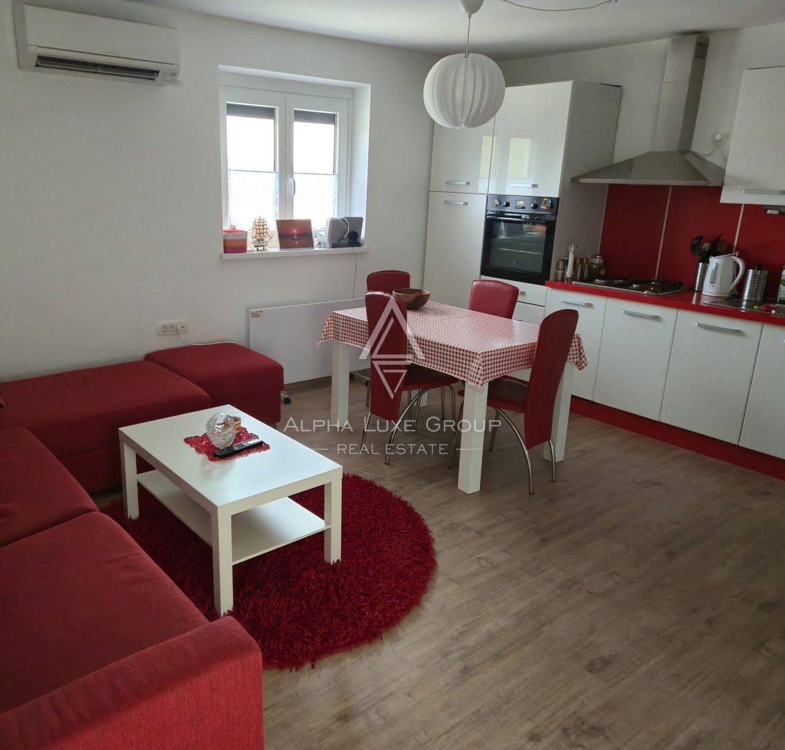 Istra, Valica, Dva apartmaja s pogledom na morje in prostorno teraso