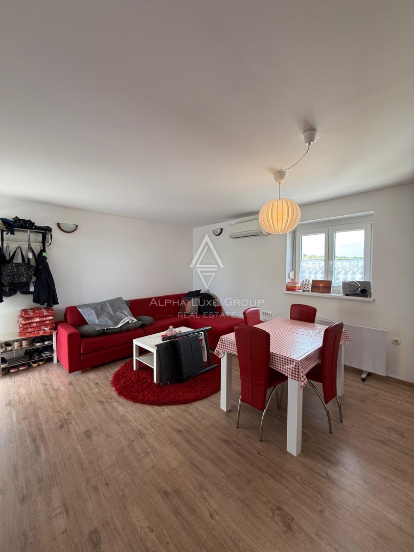 Istra, Valica, Dva apartmaja s pogledom na morje in prostorno teraso