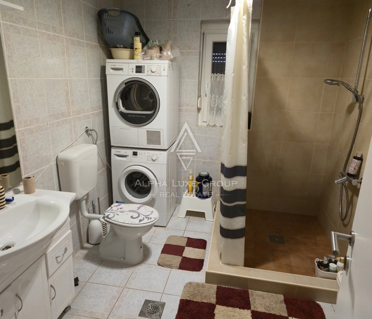 Istra, Valica, Dva apartmaja s pogledom na morje in prostorno teraso