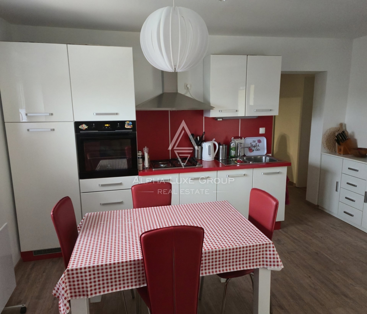 Istra, Valica, Dva apartmaja s pogledom na morje in prostorno teraso