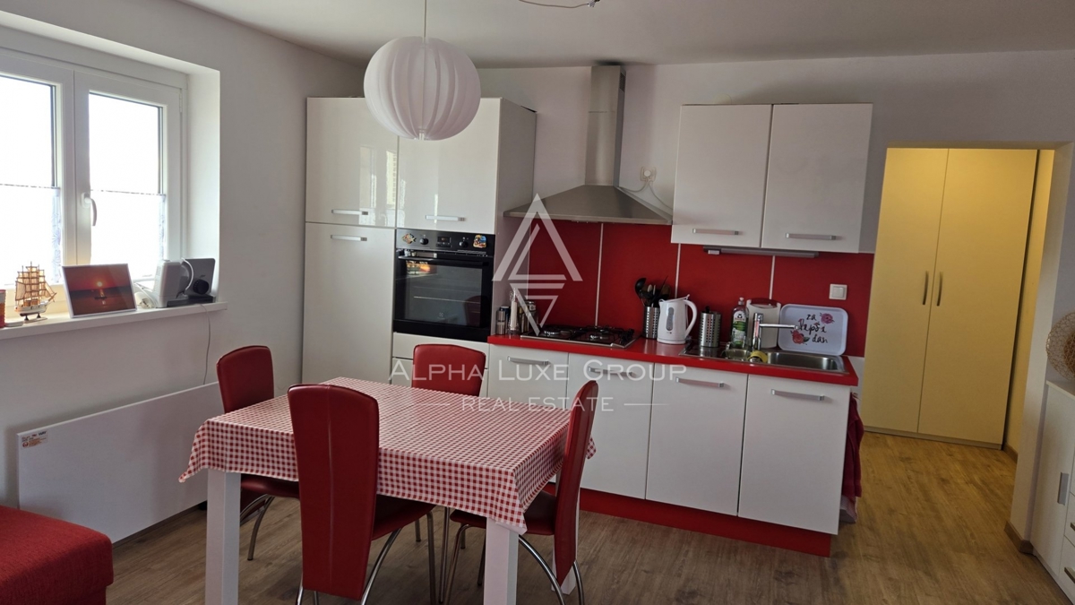 Istra, Valica, Dva apartmaja s pogledom na morje in prostorno teraso