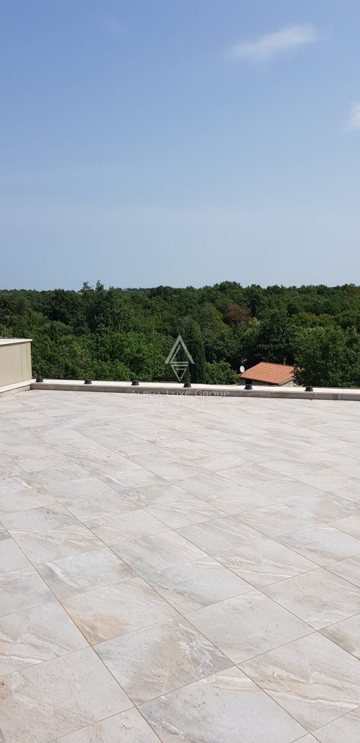 Istra, Poreč – Sodobni penthouse s privatnim jacuzziem na strehi