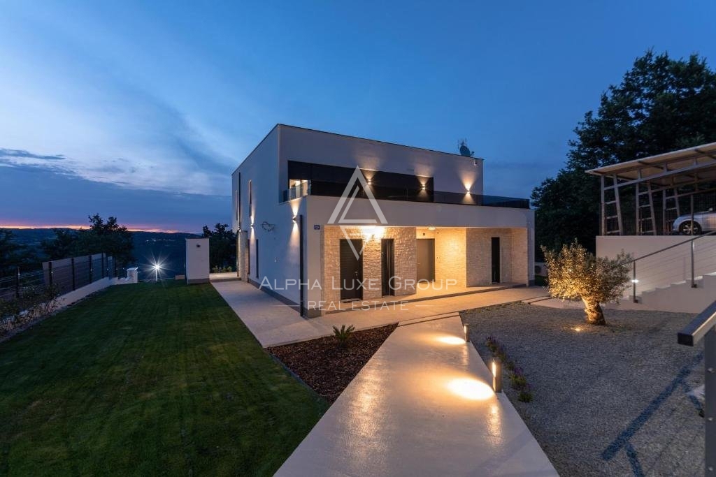Istra, Rabac: Ekskluzivna vila z ogrevanim bazenom in dih jemajočimi razgledi