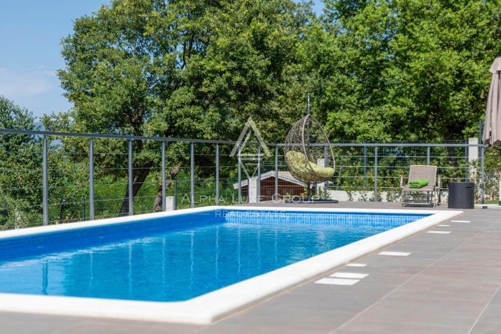 Istra, Rabac: Ekskluzivna vila z ogrevanim bazenom in dih jemajočimi razgledi