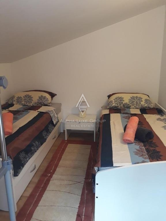 Momjan, Istra - Zgodovinska kamnita hiša z bazenom