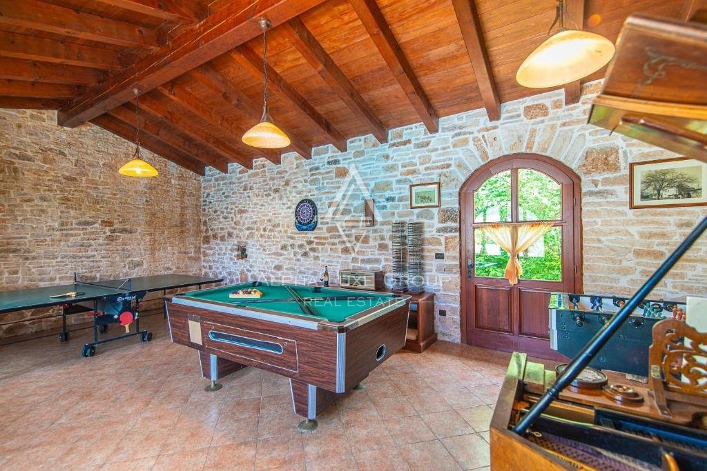 Žminj, Istra - Zgodovinska kamnita vila z bujnim vrtom