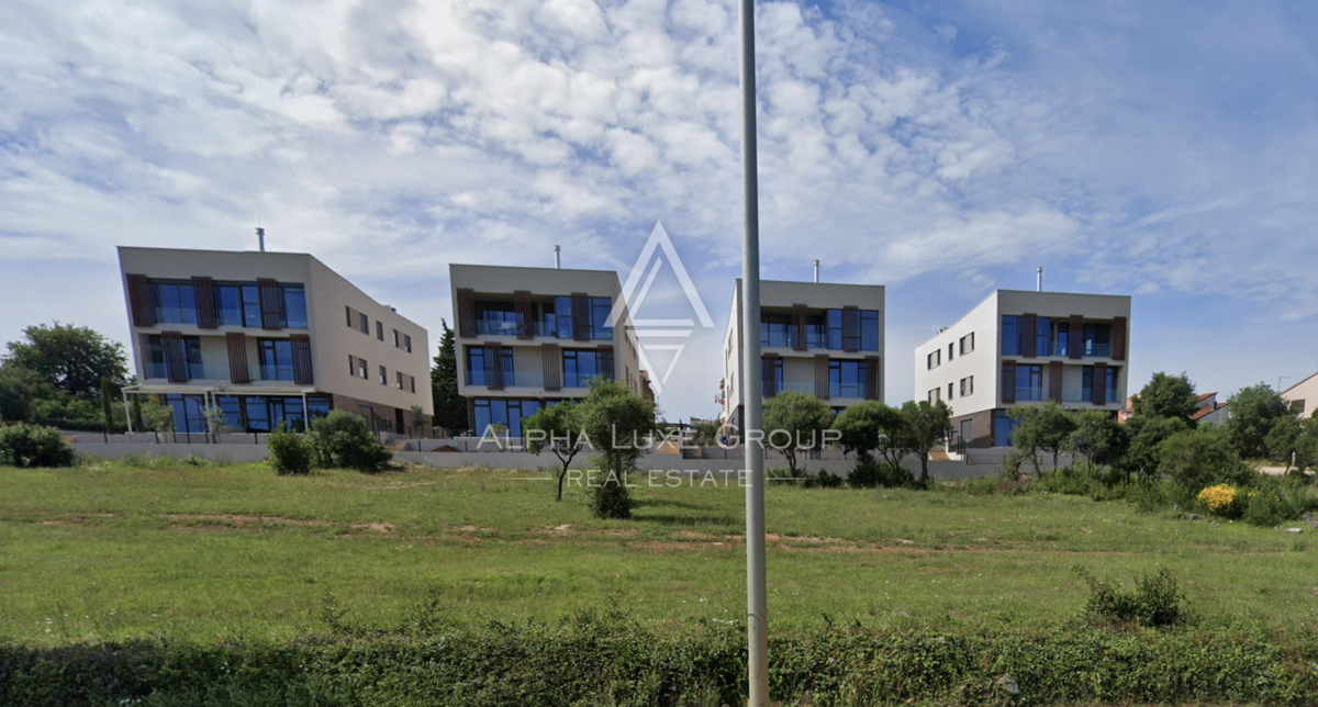 Rovinj, Istra: Sodobni dupleks z vrtom in garažo