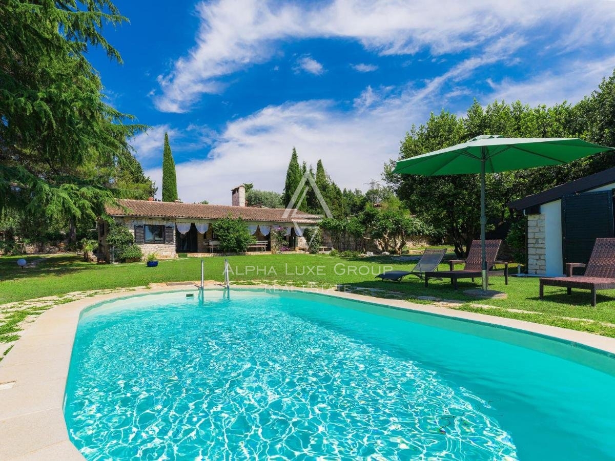 Čudovito posestvo s hišo in tremi bungalovi, 250 m od morja, Umag, ISTRA