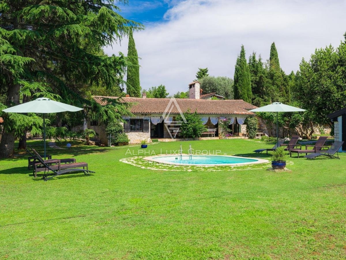 Čudovito posestvo s hišo in tremi bungalovi, 250 m od morja, Umag, ISTRA