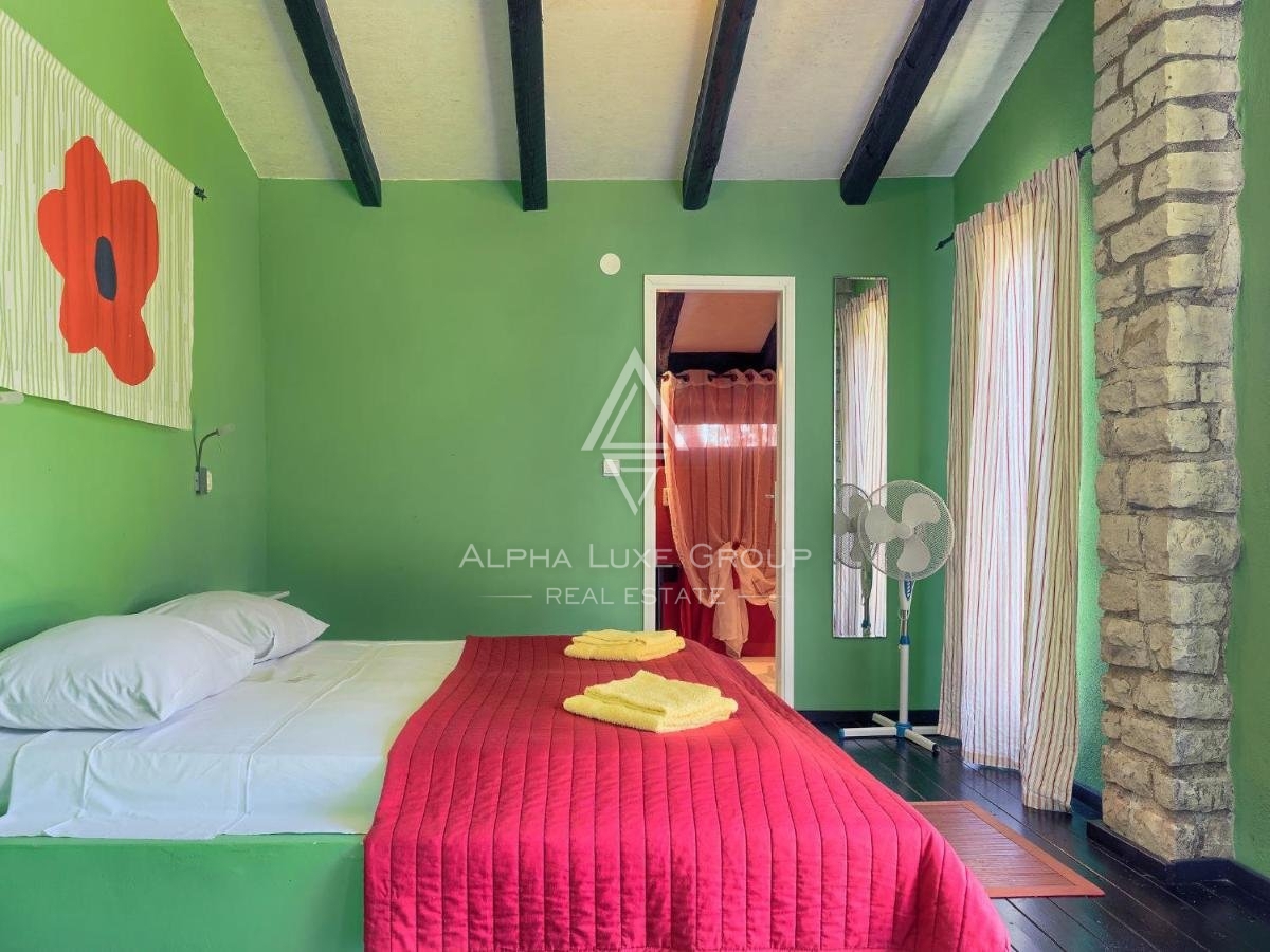 Čudovito posestvo s hišo in tremi bungalovi, 250 m od morja, Umag, ISTRA