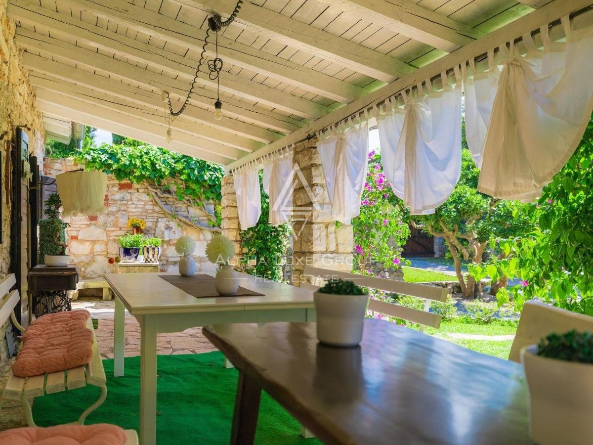 Čudovito posestvo s hišo in tremi bungalovi, 250 m od morja, Umag, ISTRA