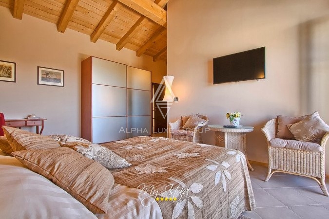 Istra, Svetvinčenat: Osupljiva vila z obsežnim vrtom