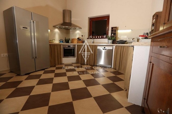 Istra, Svetvinčenat: Osupljiva vila z obsežnim vrtom