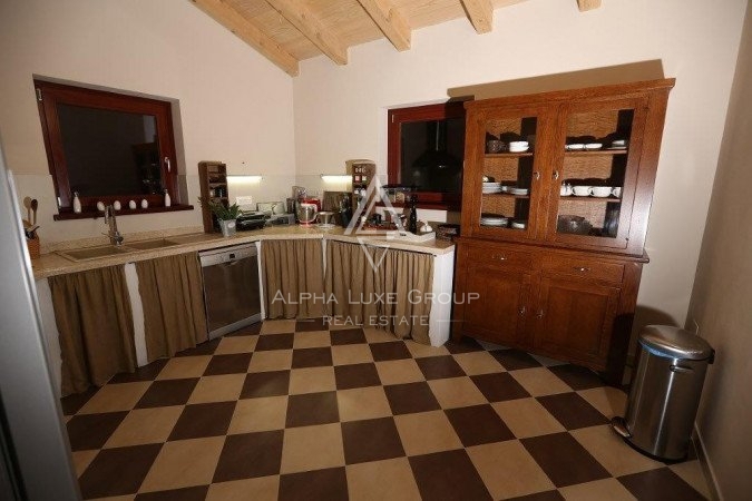 Istra, Svetvinčenat: Osupljiva vila z obsežnim vrtom