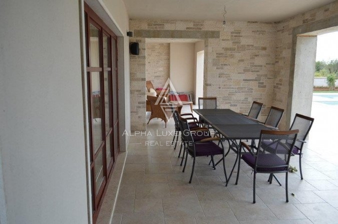 Istra, Svetvinčenat: Osupljiva vila z obsežnim vrtom