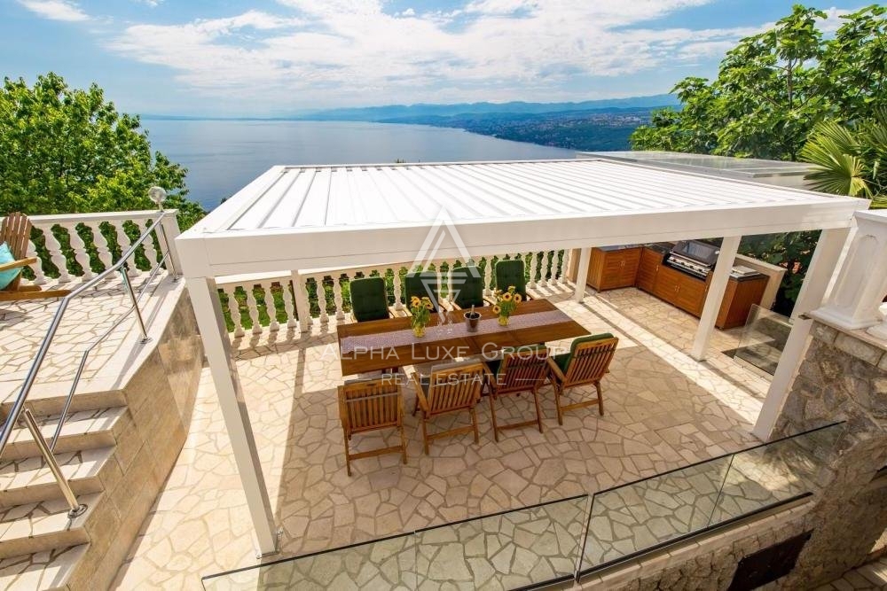 Čudovita Vila z bazenom in fantastičnim razgledom, Opatija