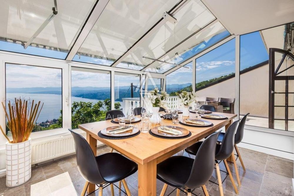Čudovita Vila z bazenom in fantastičnim razgledom, Opatija
