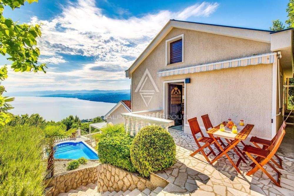 Čudovita Vila z bazenom in fantastičnim razgledom, Opatija
