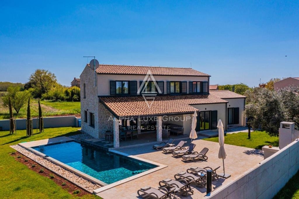 Moderna vila, Istra, Brtonigla