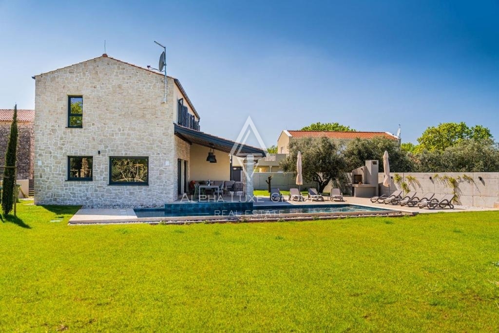 Moderna vila, Istra, Brtonigla