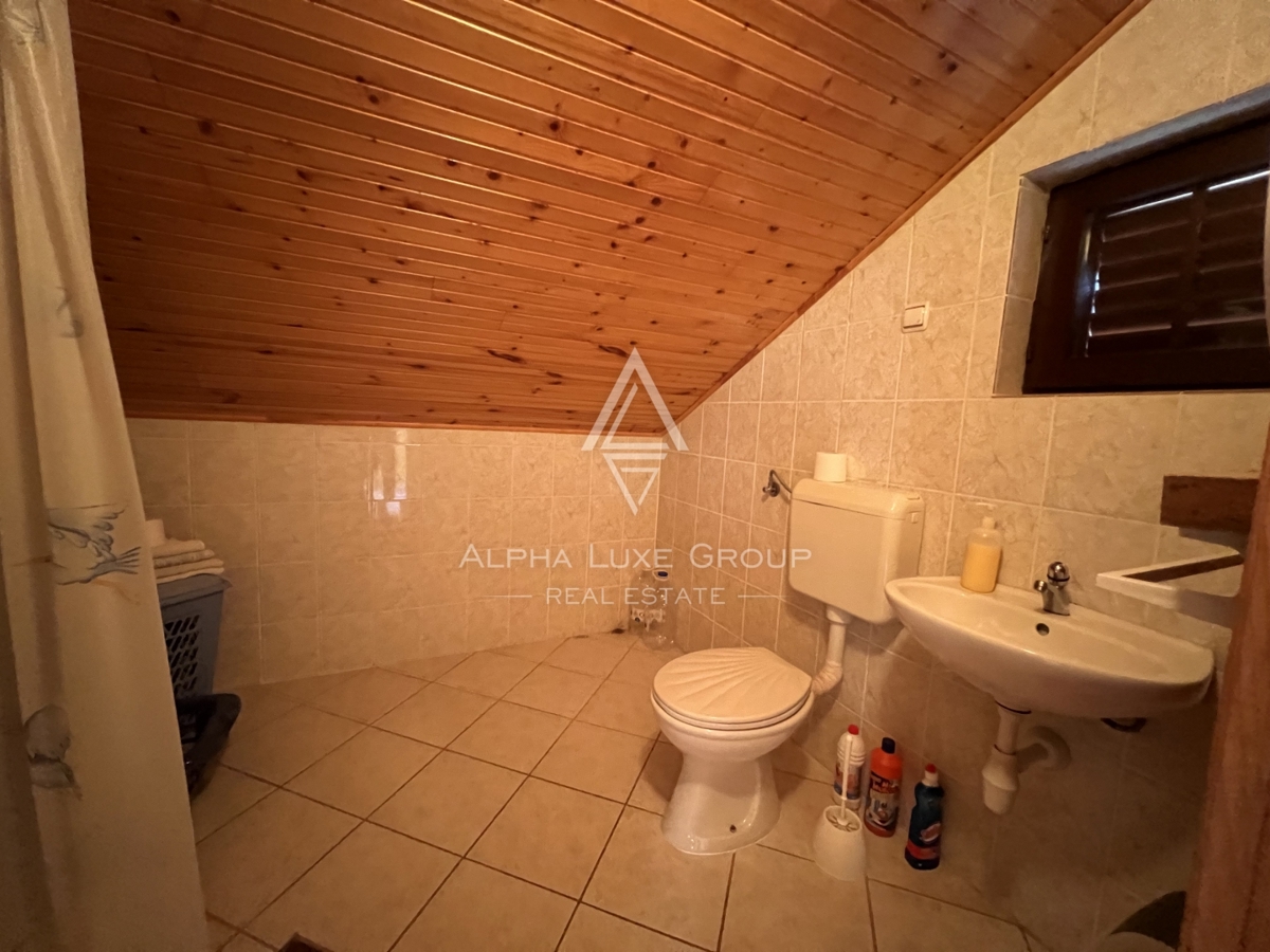 Vir, Zadar – Prijetna hiša z vrtom na mirni lokaciji