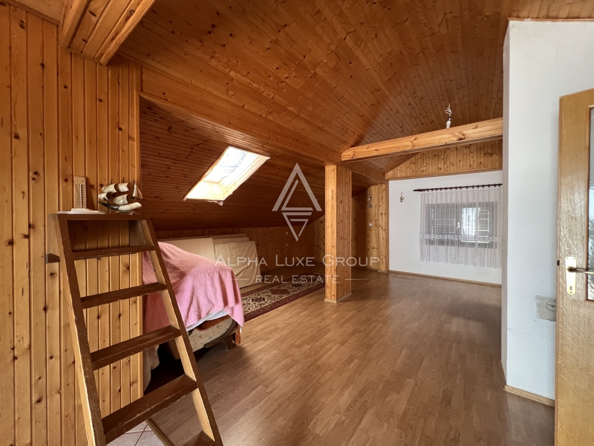 Vir, Zadar – Prijetna hiša z vrtom na mirni lokaciji