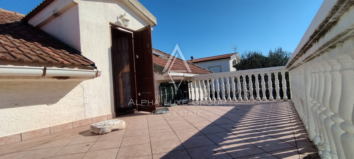 Vir, Zadar – Prijetna hiša z vrtom na mirni lokaciji
