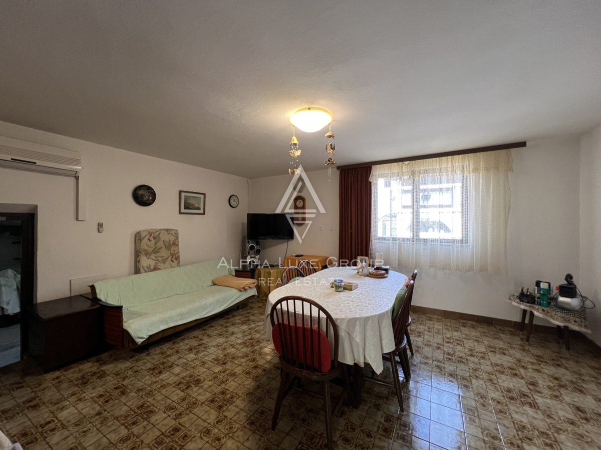 Vir, Zadar – Prijetna hiša z vrtom na mirni lokaciji