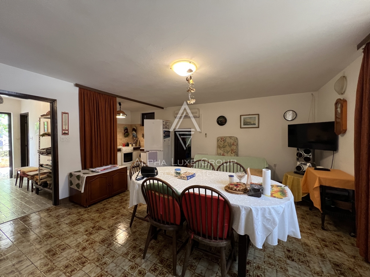 Vir, Zadar – Prijetna hiša z vrtom na mirni lokaciji