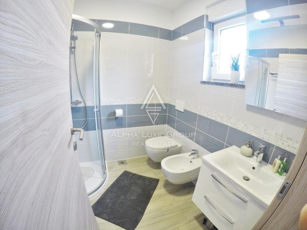 Apartmajska hiša z bazenom, Istra, Medulin